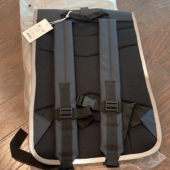 NWT rains rolltop rucksack reflective bookbag - Picture 3 of 4